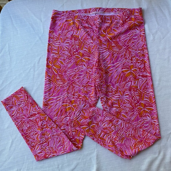 Southwind Apparel Pink Tropical Pattern Leggings - Picture 1 of 3